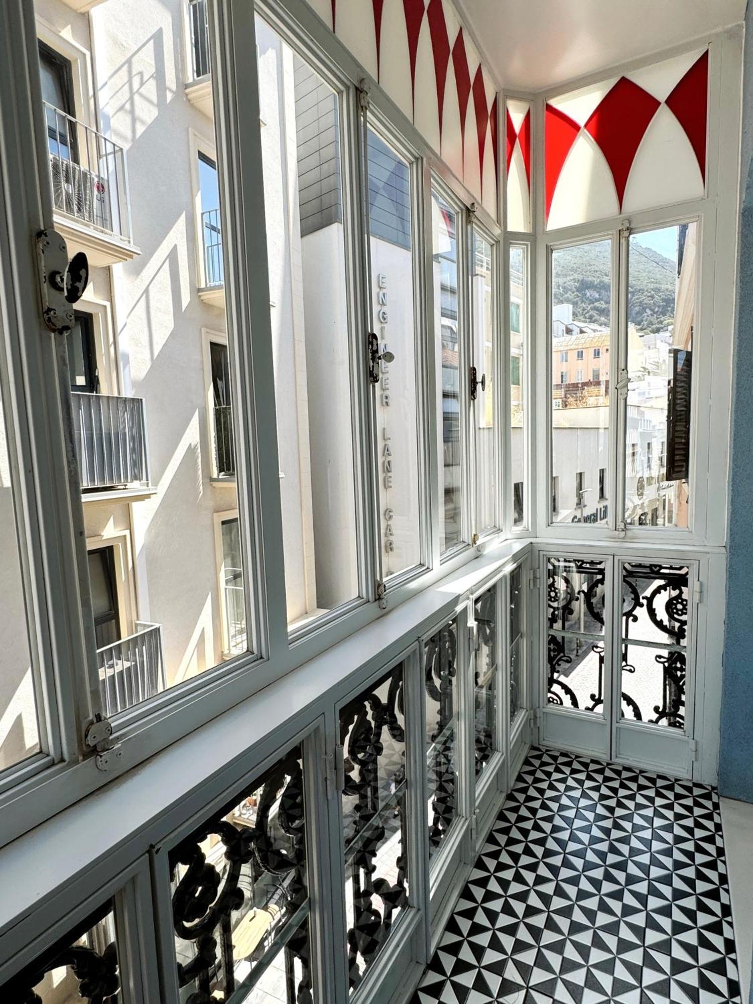 Fabulous City Centre Apartment - Grand Central House Gibraltar Exterior photo